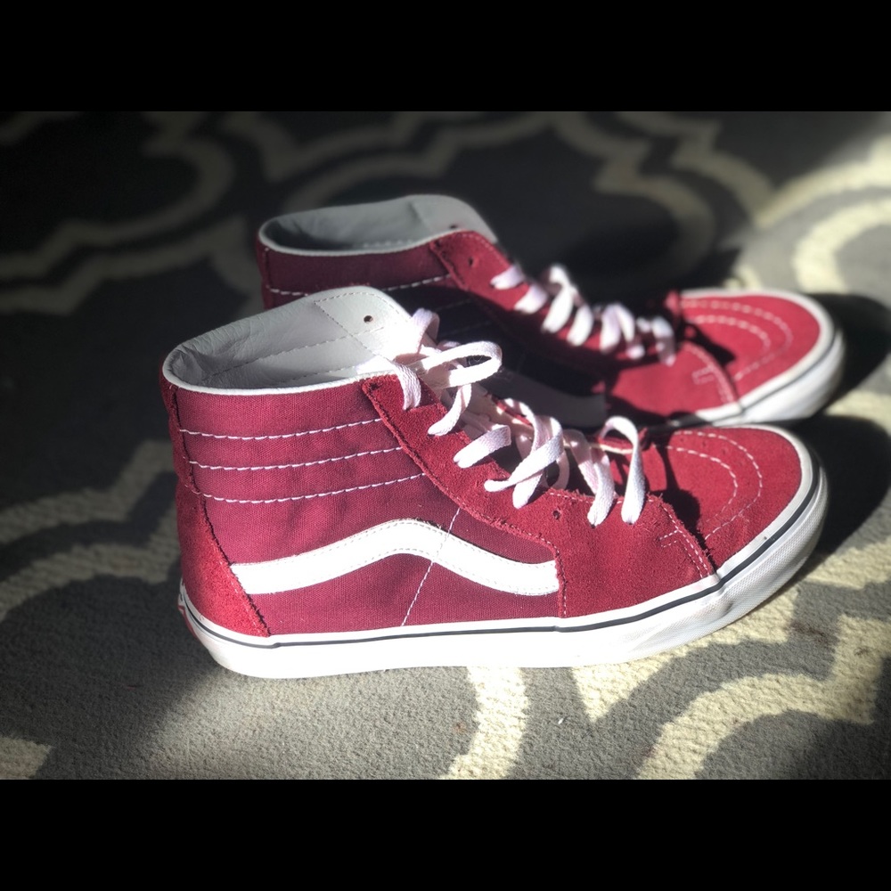 Maroon vans!!